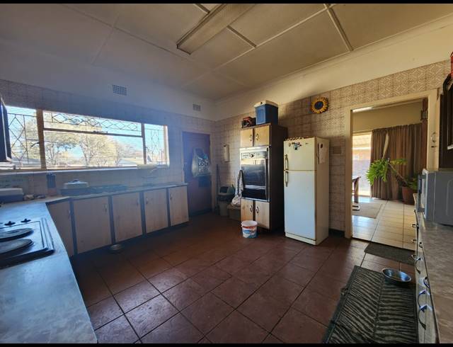 3 BEDROOM HOUSE FOR SALE IN THREE RIVERS
